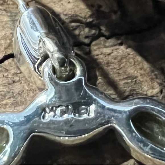 Signed MONET Hooks Earrings Green Blue Turquoise Costume Jewelry Silver tone 2” - Picture 4 of 6